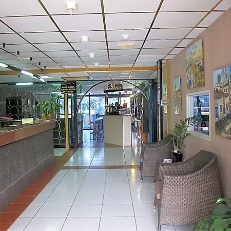 San Remo Hotel 2*