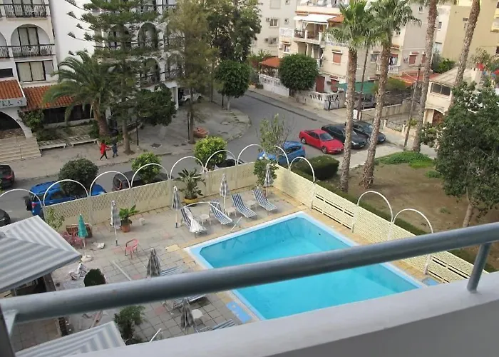 산 레모 호텔 라르나카